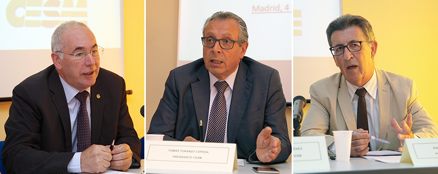 De izq. a dcha.: Tomás Toranzo, presidente de CESM), Francisco Miralles, secretario general de CESM) y Rafael Carrasco, presidente del Sindicato Médico Andaluz, (SMA-CESM). Foto: Redacción Médica