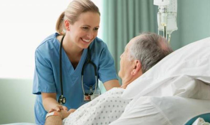 Los médicos de la sanidad pública son los profesionales mejor valorados